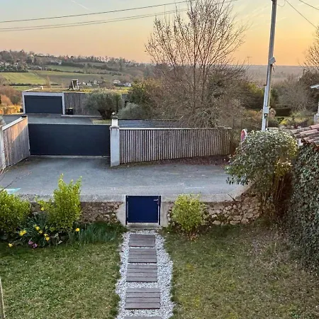 Maison De Charme Avec Jardin Et Terrasse Holiday home *